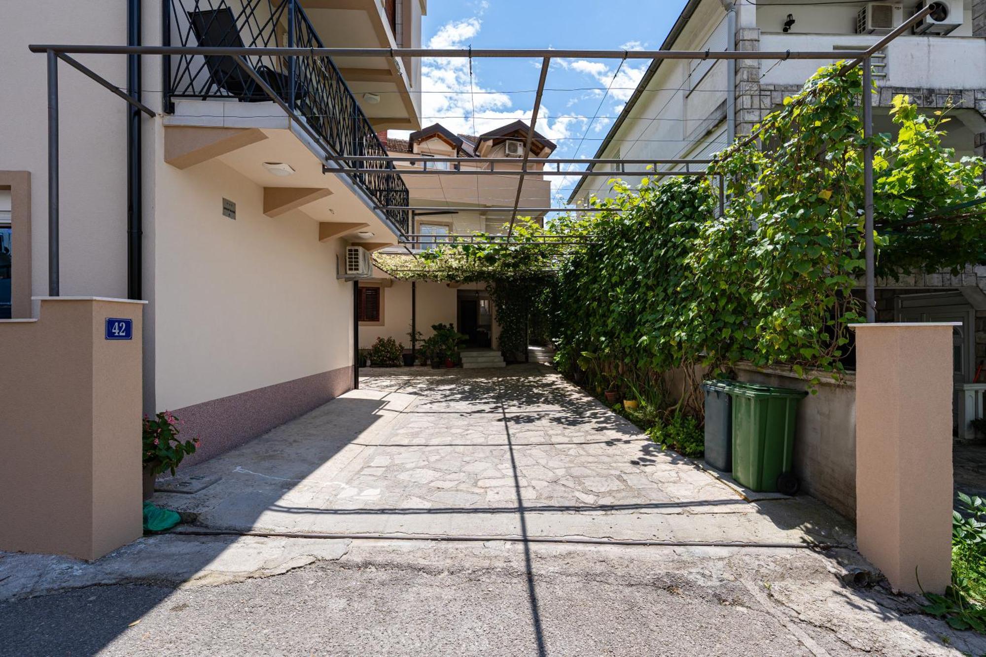 Apartments R&M Tivat Exteriör bild