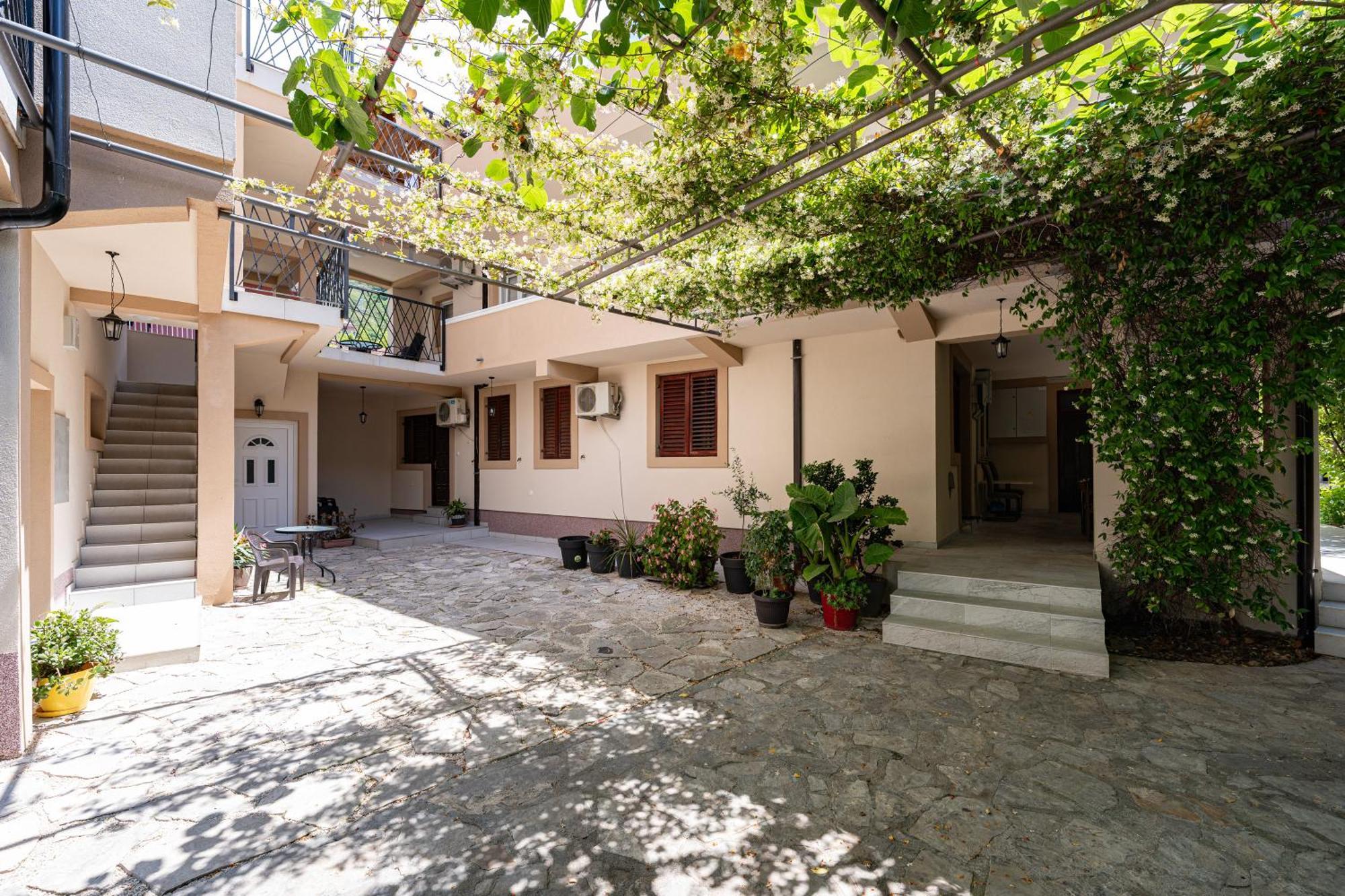 Apartments R&M Tivat Exteriör bild